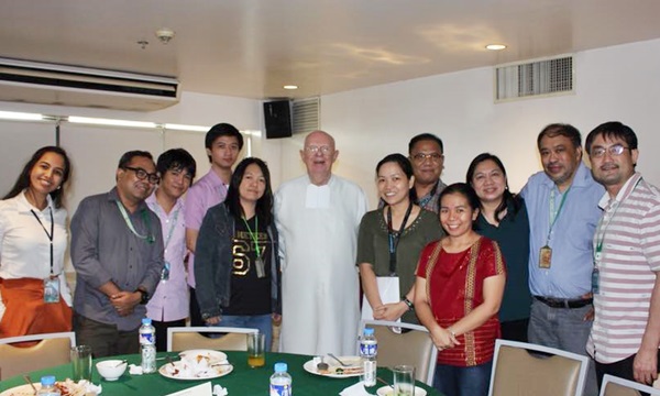 Brother Scheiter, with some faculty from the DLSU Physics Department