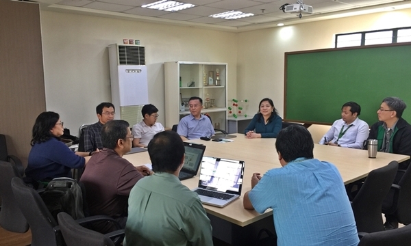 NTHU Professors with some DLSU Physics Department Faculty