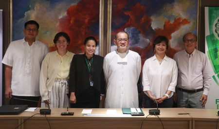 DLSU inks MOA with Standard Insurance